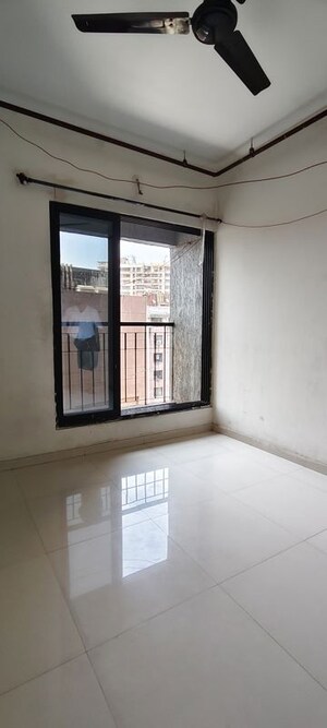 Room in 1 BHK Apartment at Dosti Desire, Brahmand – for Rent