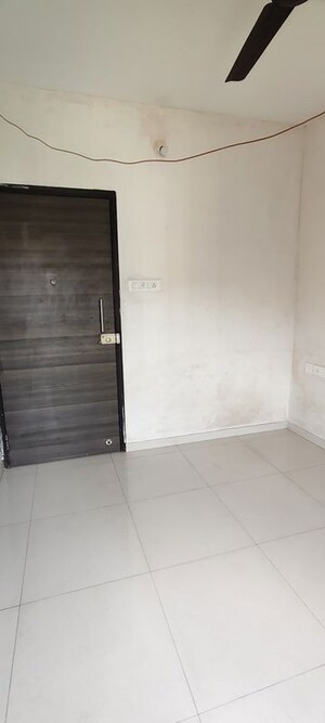 Room in 1 BHK Apartment at Dosti Desire, Brahmand – for Rent