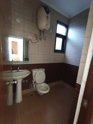 Bathroom in 4 BHK Apartment at Anand Niketan CGHS, Sector 52 – for Rent