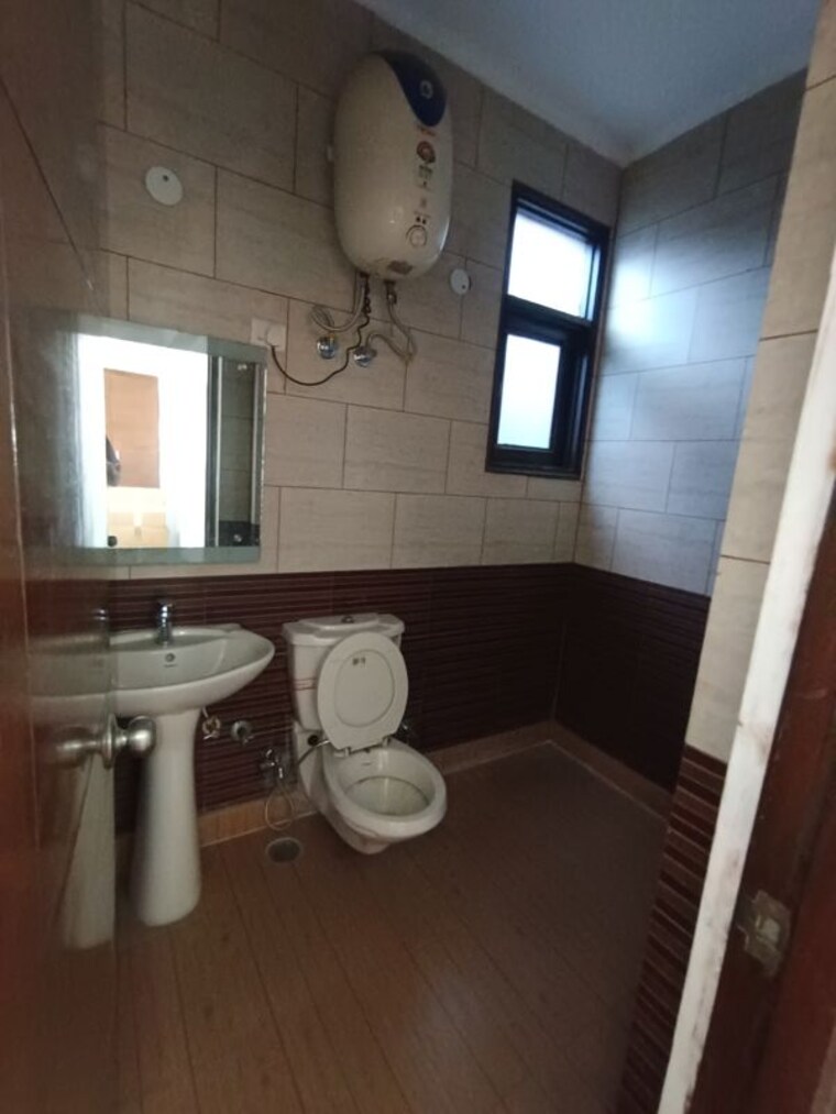 Bathroom, anand-niketan-cghs 4 Bedroom 36000 Sq.Ft. Apartment In Sector 52 Gurgaon 10360764