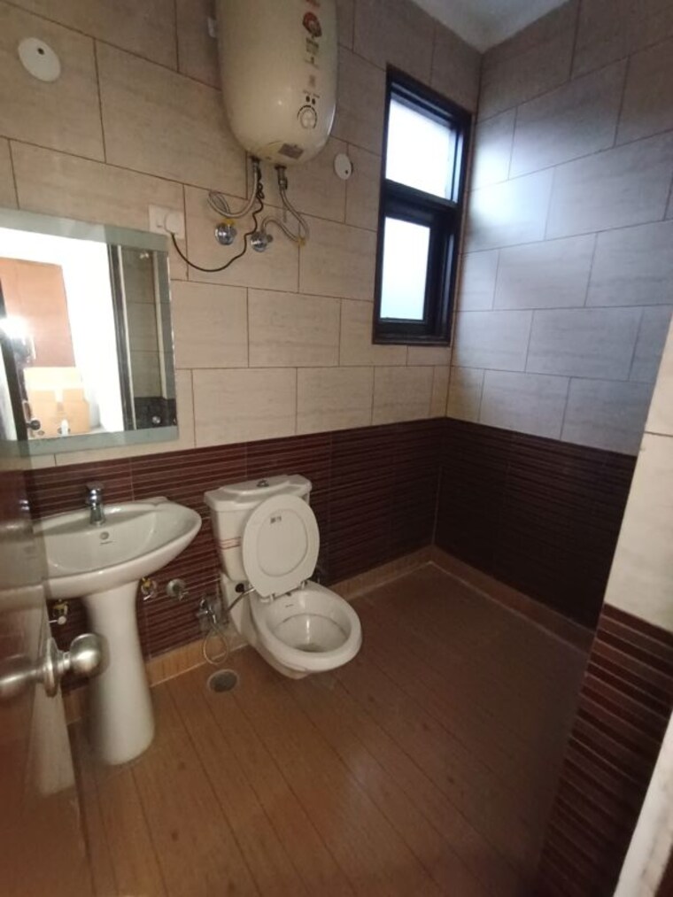 Bathroom, anand-niketan-cghs 4 Bedroom 36000 Sq.Ft. Apartment In Sector 52 Gurgaon 10360764