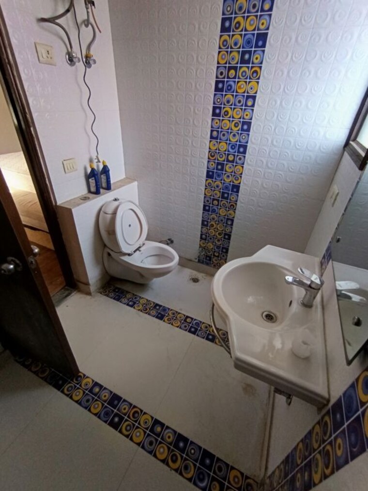 Bathroom, anand-niketan-cghs 4 Bedroom 36000 Sq.Ft. Apartment In Sector 52 Gurgaon 10360764