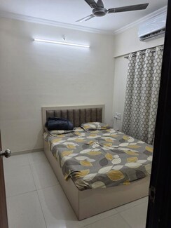 1 BHK + Pooja Room,Extra Room Apartment For Rent in Raunak Bliss B1