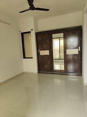 Room in 2 BHK Apartment at Velocity Hill Spring Phase II, Ghodbunder Road – for Rent