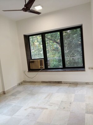 Room in 3 BHK Apartment at Natasha Towers, Andheri West – for Rent