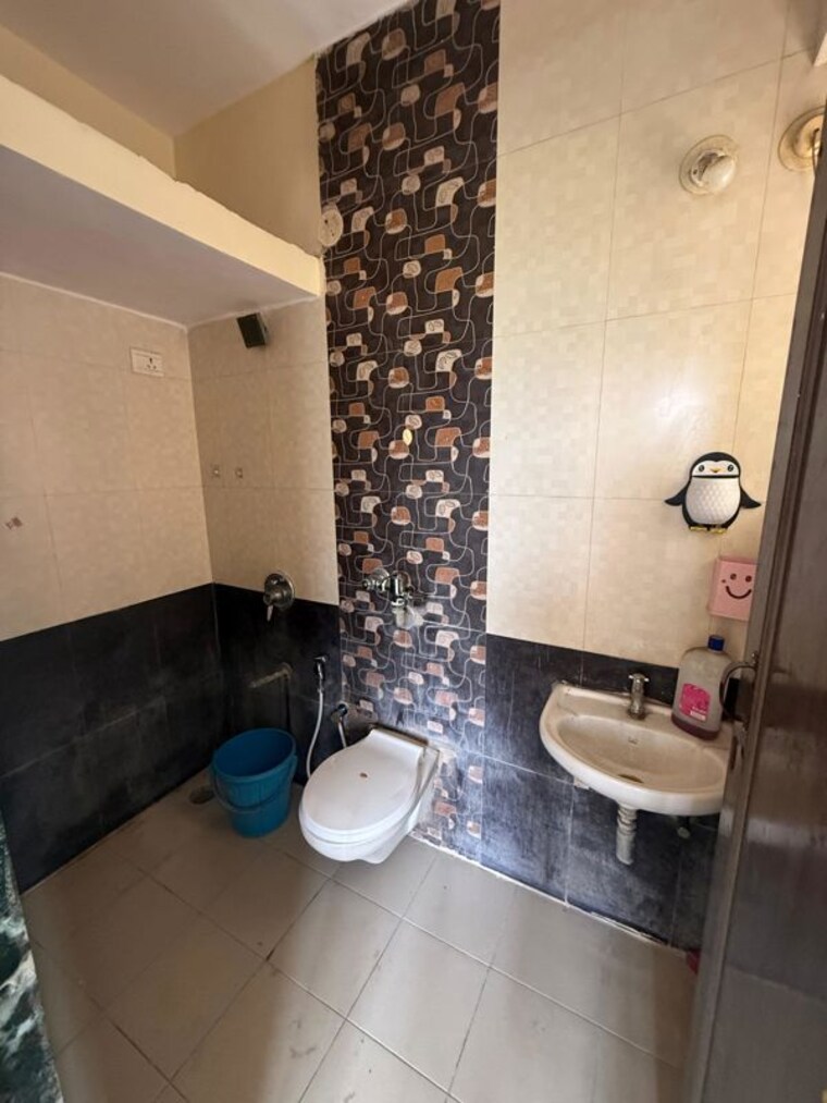 Bathroom, vihang-valley-indus 1.5 Bedroom 550 Sq.Ft. Apartment In Kasarvadavali Thane 10360772