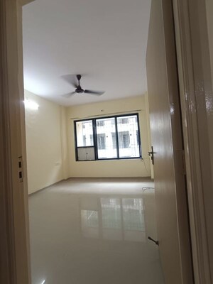 Room in 2 BHK Apartment at Tilak Nagar Building, Tilak Nagar – for Rent