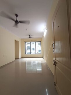 2 BHK Apartment For Rent in Tilak Nagar Building