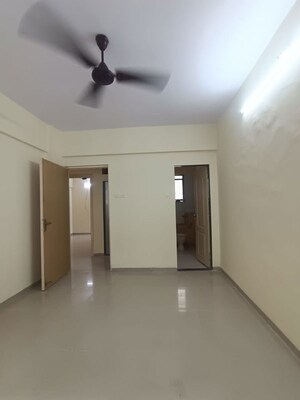 Room in 2 BHK Apartment at Tilak Nagar Building, Tilak Nagar – for Rent