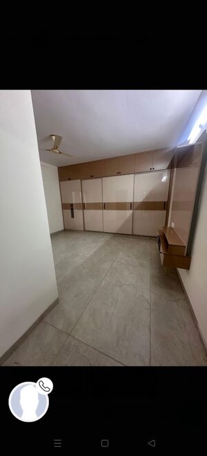 Room in 3 BHK Apartment at Kondapur – for Rent