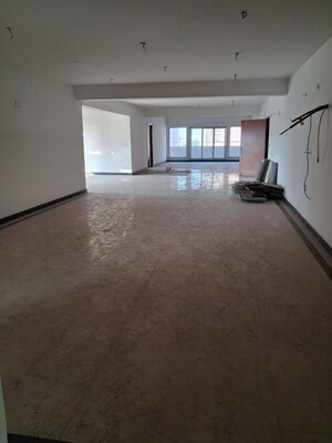 Room in 4 BHK Apartment at Kolkatta Gpo – for Sale