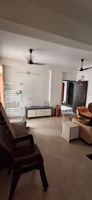 Team Area in 2 BHK Apartment at Gota – for Rent