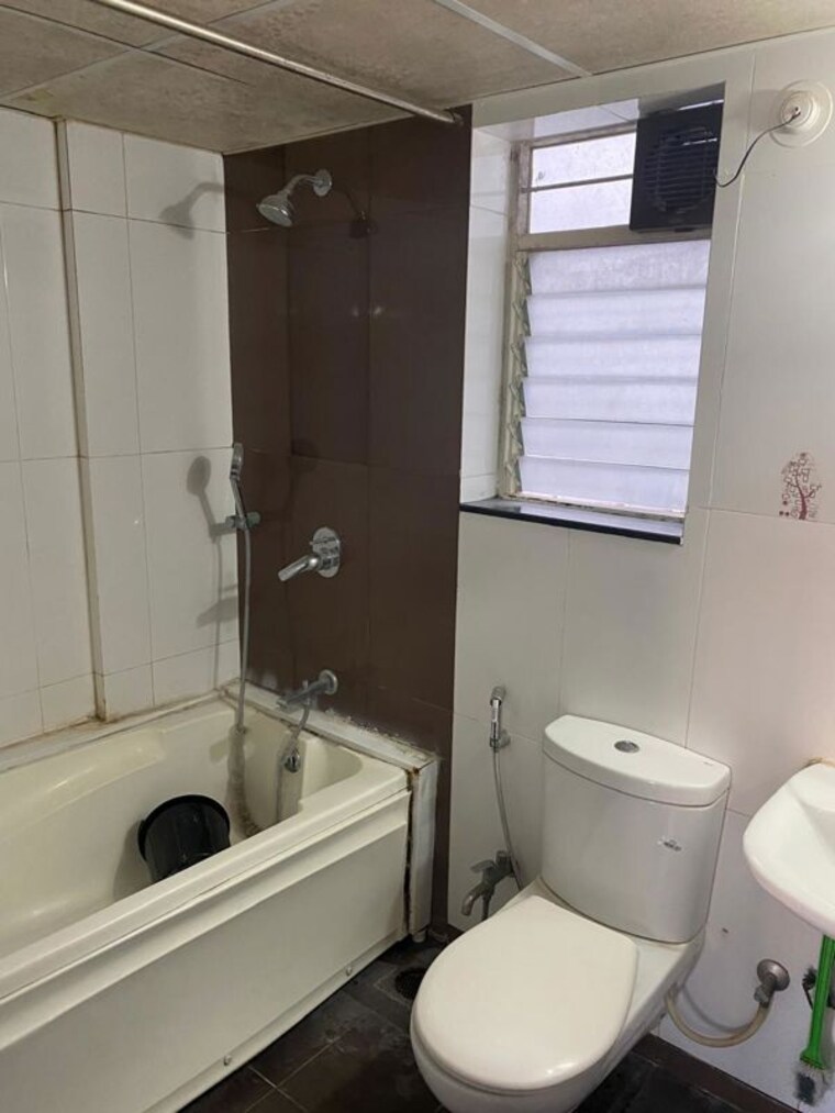 Bathroom, paranjape-schemes-yuthika 2 Bedroom 900 Sq.Ft. Apartment In Baner Pune 10360787