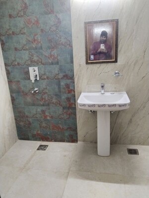 Bathroom in 3 BHK Builder Floor at RWA Apartments Sector 39, Sector 39 – for Rent