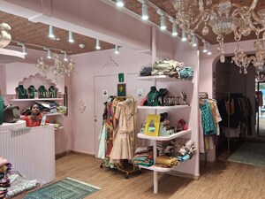 Common Area in  Shop at Juhu – for Rent