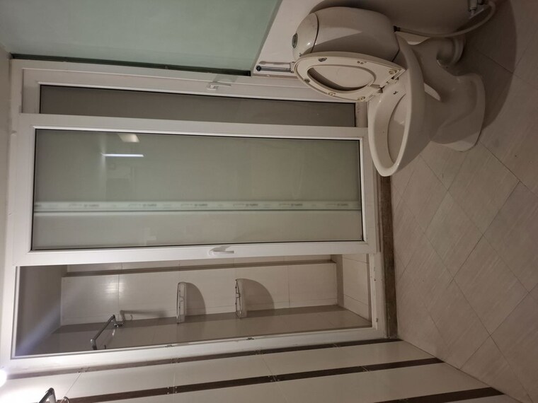 Bathroom, banjara-springs 3 Bedroom 3500 Sq.Ft. Penthouse In Banjara Hills Hyderabad 10360793