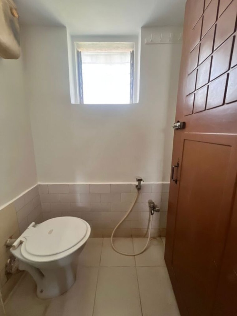 Bathroom, andheri west 2 Bedroom 750 Sq.Ft. Apartment In Andheri West Mumbai 10360801