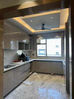 Kitchen in 3 BHK Builder Floor at Sector 43 – for Rent