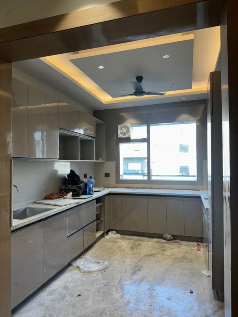 Kitchen, sector 43 3 Bedroom 300 Sq.Mt. Builder Floor In Sector 43 Noida 10360814