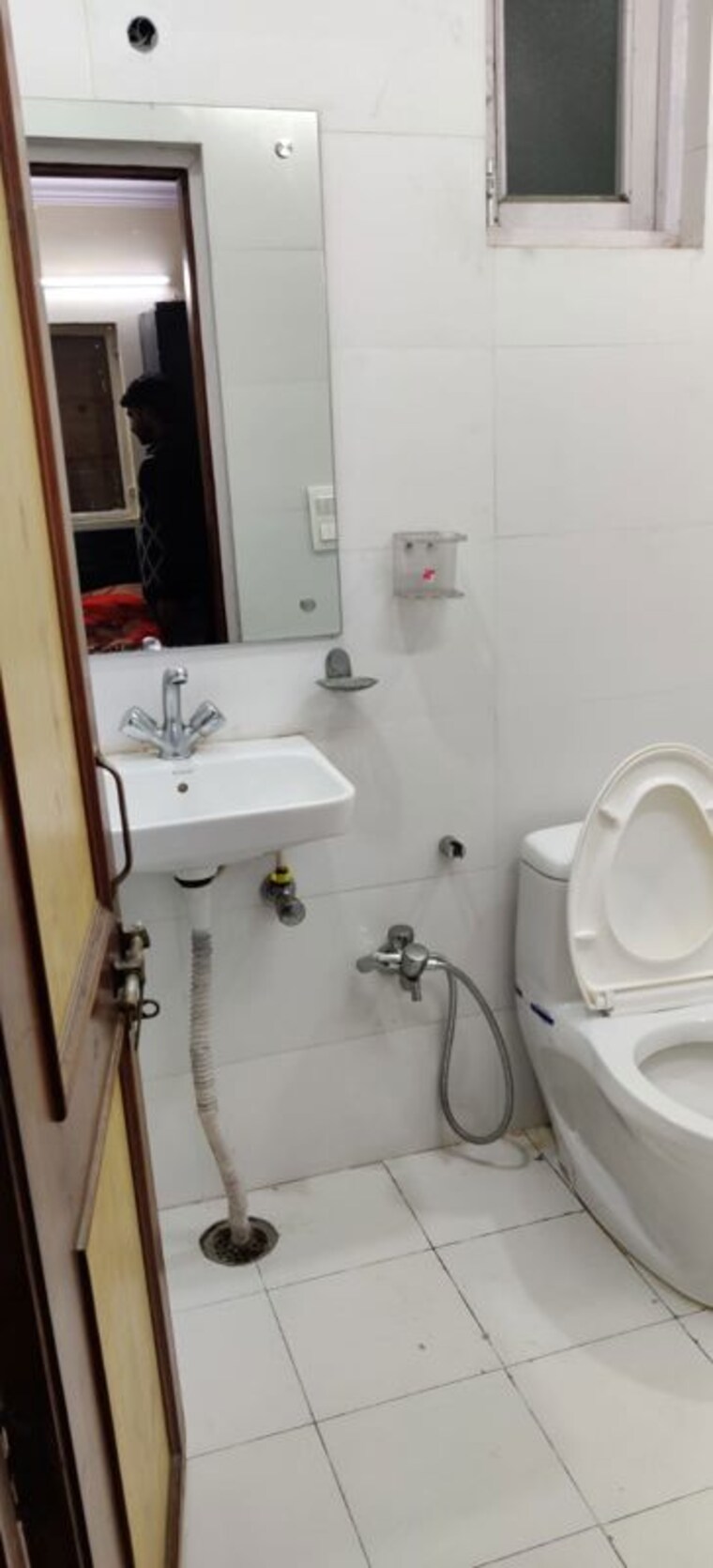Bathroom, kalkaji 1 Bedroom 1000 Sq.Ft. Builder Floor In Kalkaji Delhi 10360836
