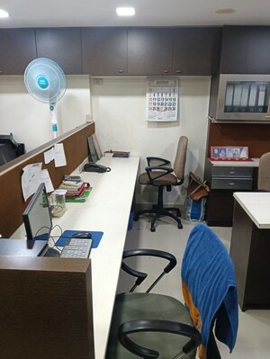 Team Area in 2 BHK Apartment at Juhu – for Rent