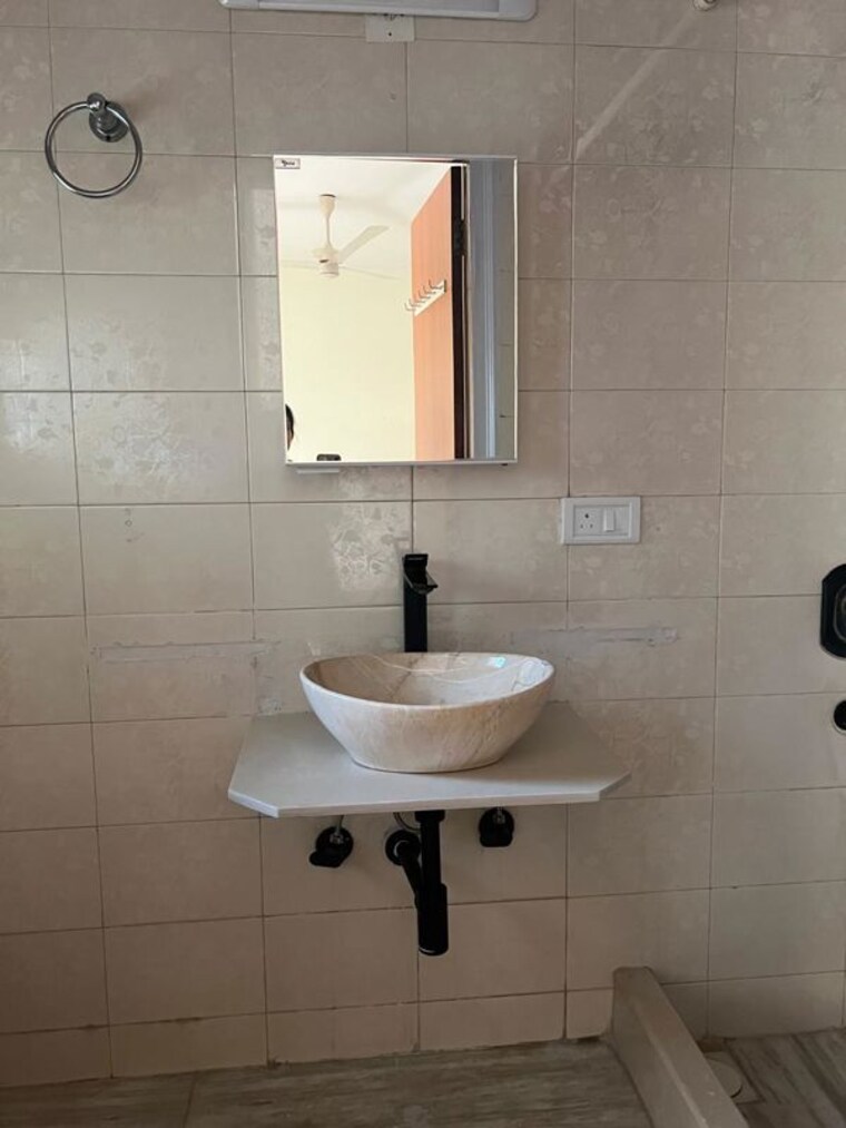 Bathroom, versova 3 Bedroom 1300 Sq.Ft. Apartment In Versova Mumbai 10360859