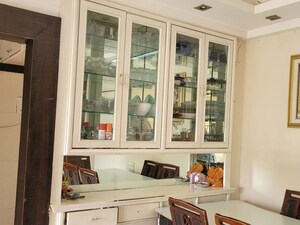 Dining area in 2 BHK Apartment at Lokhandwala Complex – for Rent