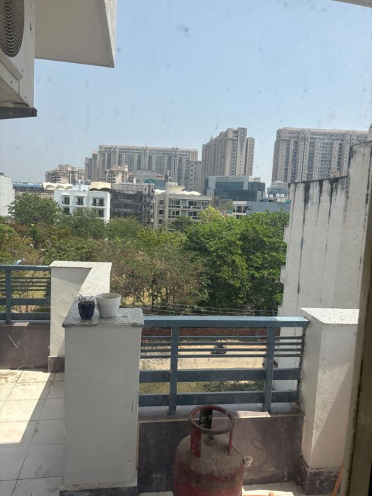 Exterior View, sector 43 3 Bedroom 260 Sq.Yd. Builder Floor In Sector 43 Gurgaon 10360880