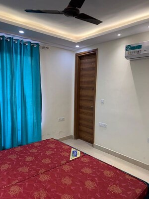 Bedroom in 3 BHK Builder Floor at Sector 43 – for Rent