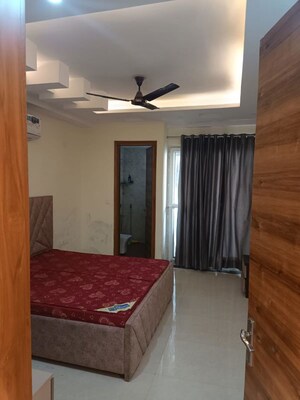 Bedroom in 3 BHK Builder Floor at Sector 43 – for Rent