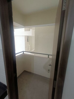 Bathroom in 3 BHK Apartment at Majestique Towers East Phase 1, Kharadi – for Rent