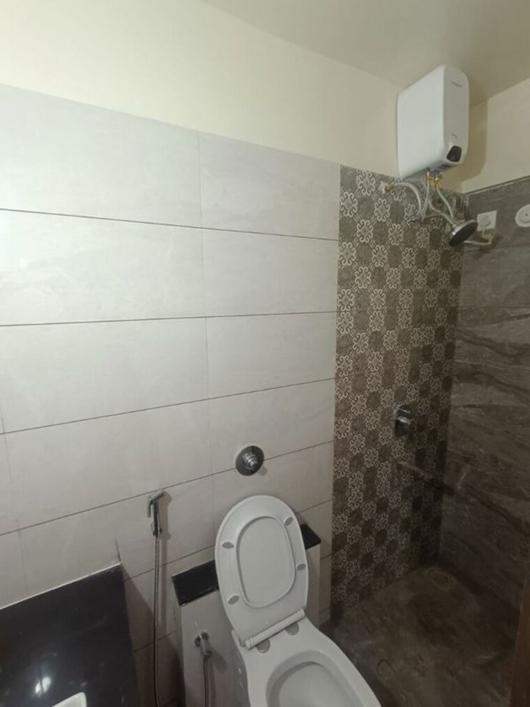 Bathroom, majestique-towers-east-phase-1 3 Bedroom 1133 Sq.Ft. Apartment In Kharadi Pune 10360906