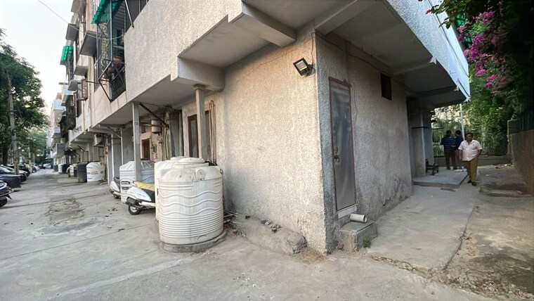 undefined, kalkaji 4 Bedroom 2000 Sq.Ft. Builder Floor In Kalkaji Delhi 10360918