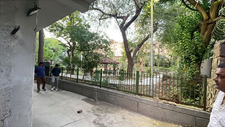 Balcony, kalkaji 4 Bedroom 2000 Sq.Ft. Builder Floor In Kalkaji Delhi 10360918