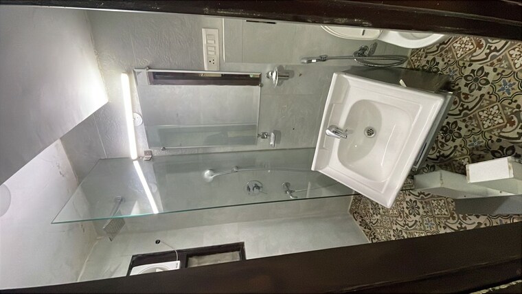 Bathroom, kalkaji 4 Bedroom 2000 Sq.Ft. Builder Floor In Kalkaji Delhi 10360918