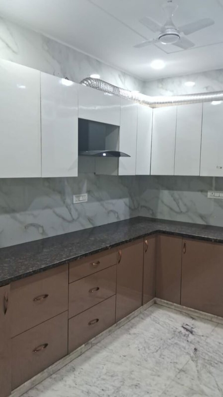 Kitchen, rajouri garden 3 Bedroom 200 Sq.Yd. Builder Floor In Rajouri Garden Delhi 10360929