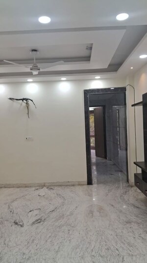 Room in 3 BHK Builder Floor at Rajouri Garden – for Rent