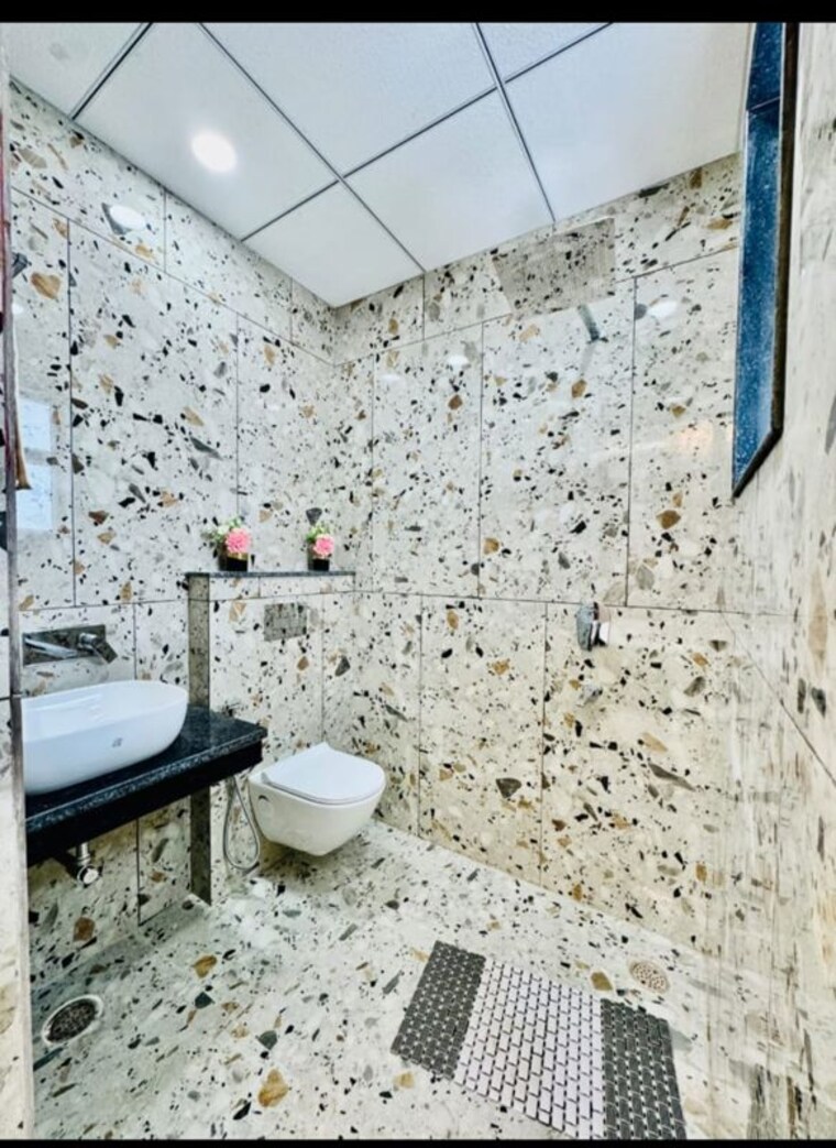 Bathroom, nabha  1818 Sq.Ft. Builder Floor In Nabha Zirakpur 10360928