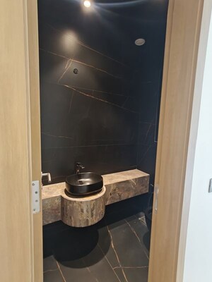 Bathroom in 5 BHK Apartment at Ekta Elitus, Santacruz West – for Sale