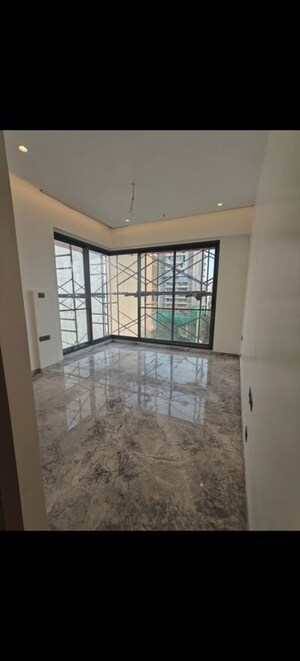 Room in 5 BHK Apartment at Ekta Elitus, Santacruz West – for Sale