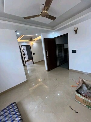 Room in 2 BHK Apartment at Chattarpur – for Rent
