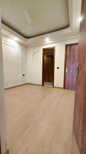 Room in 2 BHK Apartment at Chattarpur – for Rent
