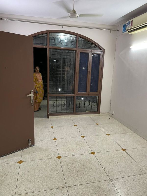 2 BHK + Pooja Room Builder Floor For Sale in South City 2