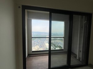 Room in 3.5 BHK Apartment at Dosti Eastern Bay, Wadala – for Rent
