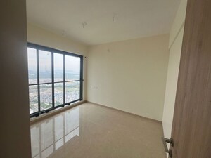 Room in 3.5 BHK Apartment at Dosti Eastern Bay, Wadala – for Rent