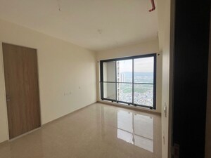 Room in 3.5 BHK Apartment at Dosti Eastern Bay, Wadala – for Rent