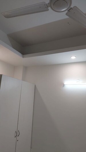 Furnished Amenities in 2 BHK Builder Floor at Sushant Lok Iii – for Rent