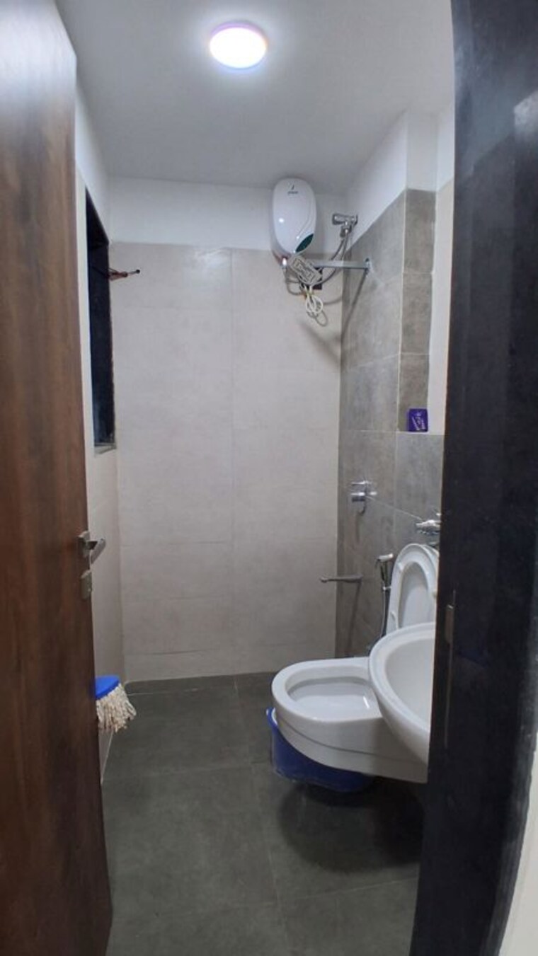 Bathroom, shiv-shakti-tower-28 1 Bedroom 430 Sq.Ft. Apartment In Malad East Mumbai 10361035