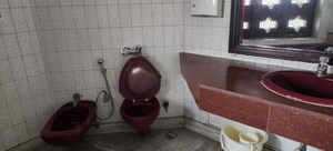Bathroom in 6+ BHK Villa at Malesemau – for Rent