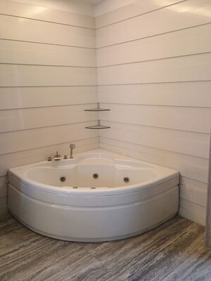 Bathroom in 3 BHK Builder Floor at Defence Colony – for Rent